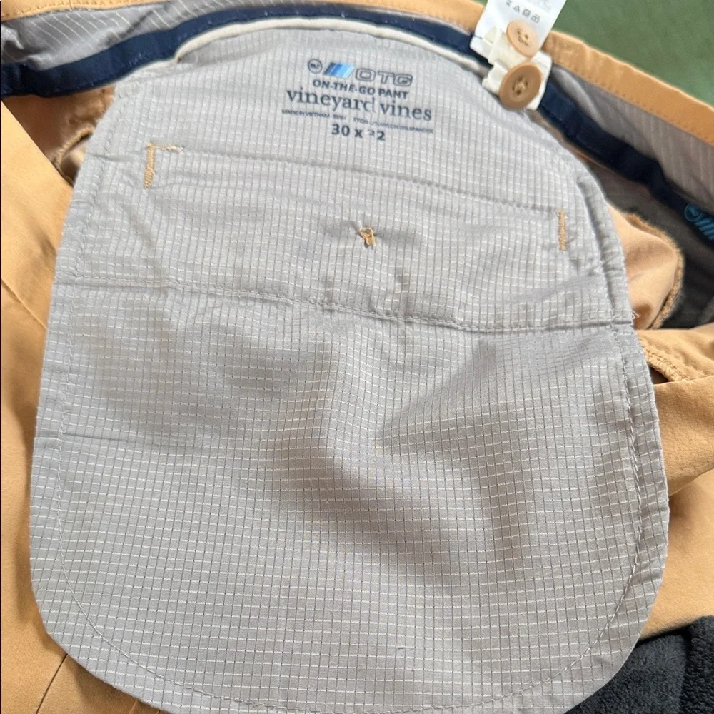 Vineyard Vines Men's on the go pants Khaki Chinos 30x32 - Picture 7 of 7